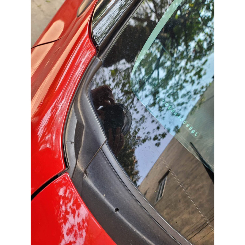 Ốp nhựa dẻo máng nươc Mitsubishi Outlander