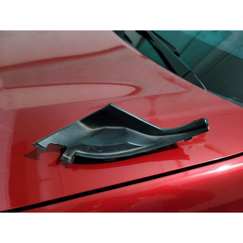 Ốp nhựa dẻo máng nươc Mitsubishi Outlander