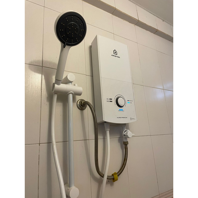 Bình nóng lạnh ariston