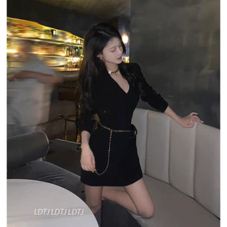 Váy đôn vai cổ V đen ngắn Eclipse Clothing