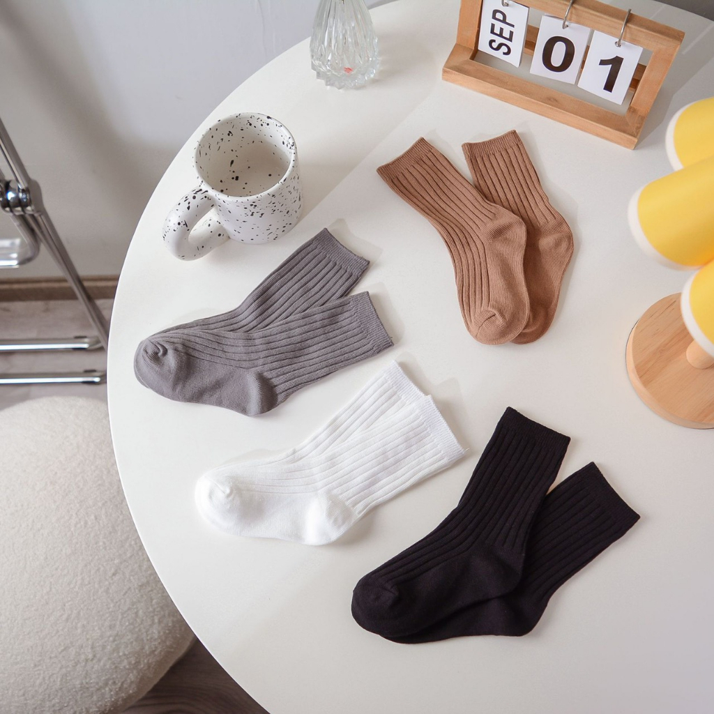Set 4 đôi tất gân cao cổ cho bé phối màu phong cách vintage thời trang màu trơn