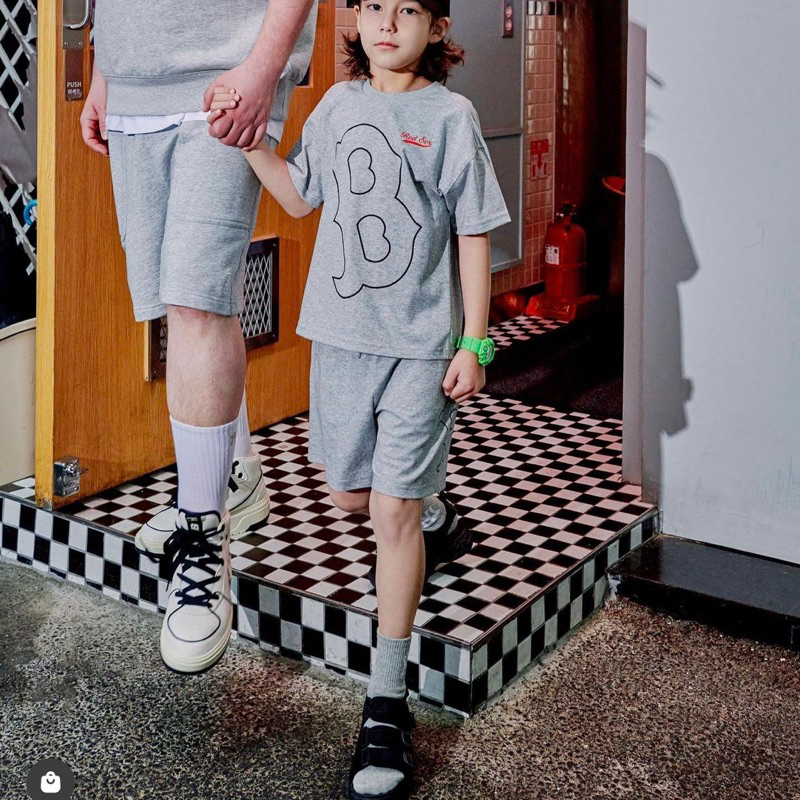 Bộ cộc tay trơn in logo to MLB cho bé trai bé gái