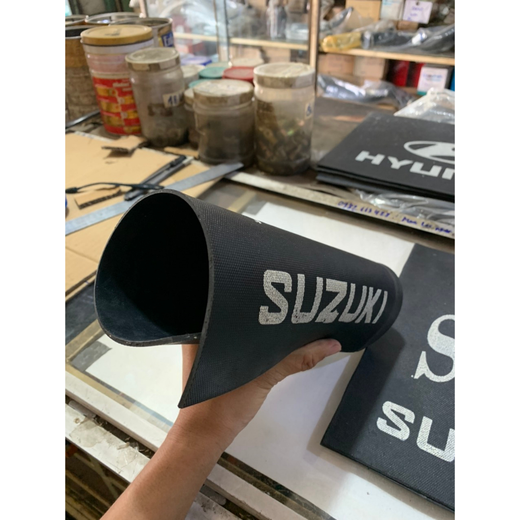 Miếng Chắn Bùn Xe SUZUKI 500kg, Suki APV, ....Bằng Cao Su Có Bố Dẻo Bền