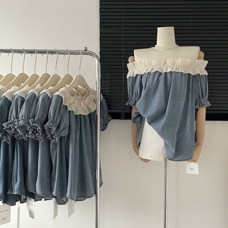 Áo trễ vai denim bèo nhún