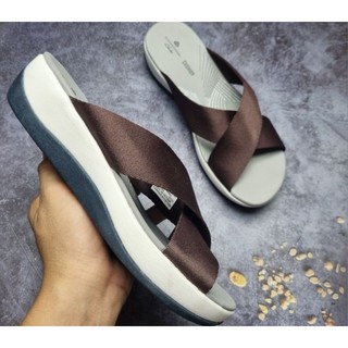 Dép clarks nữ ( nhiều size )