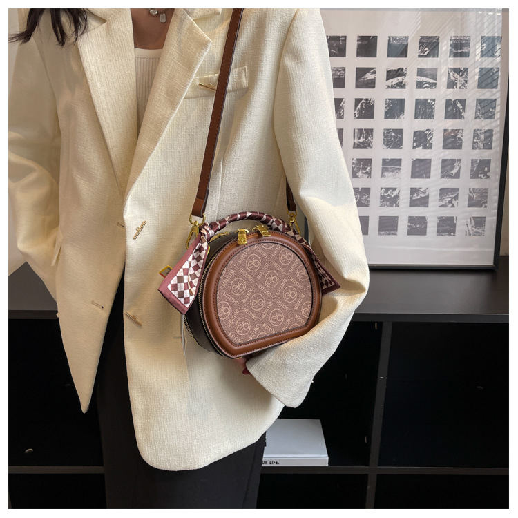 Túi Xách Tay Đeo Chéo Nữ Hình Tròn Hai Màu Trắng Đen Kiểu Dáng Messenger Cao Cấp Mẫu Mới Nhất Hàng Thiết Kế Hàng Loại 1