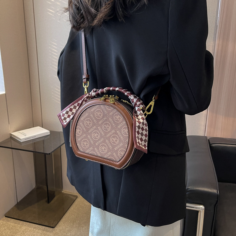 Túi Xách Tay Đeo Chéo Nữ Hình Tròn Hai Màu Trắng Đen Kiểu Dáng Messenger Cao Cấp Mẫu Mới Nhất Hàng Thiết Kế Hàng Loại 1