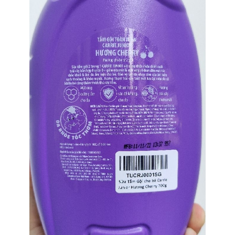 Sữa tắm gội cho bé Carrie Junior 700gr hương Cherry / Double Milk / Grapeberry