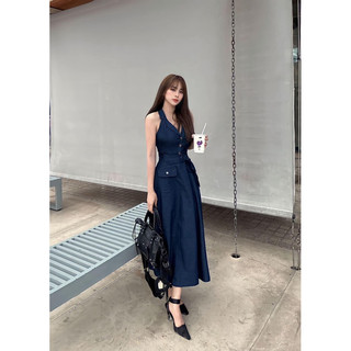 Đầm maxi jean cổ vest kèm dây nịt