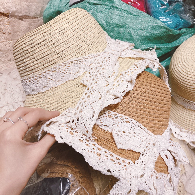 Mũ cói viền ren đi biển phong cách trong trẻo cho bạn gái