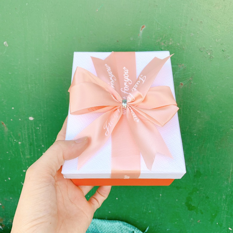 Hộp quà tặng, có ngăn son 13x10 cao 6cm