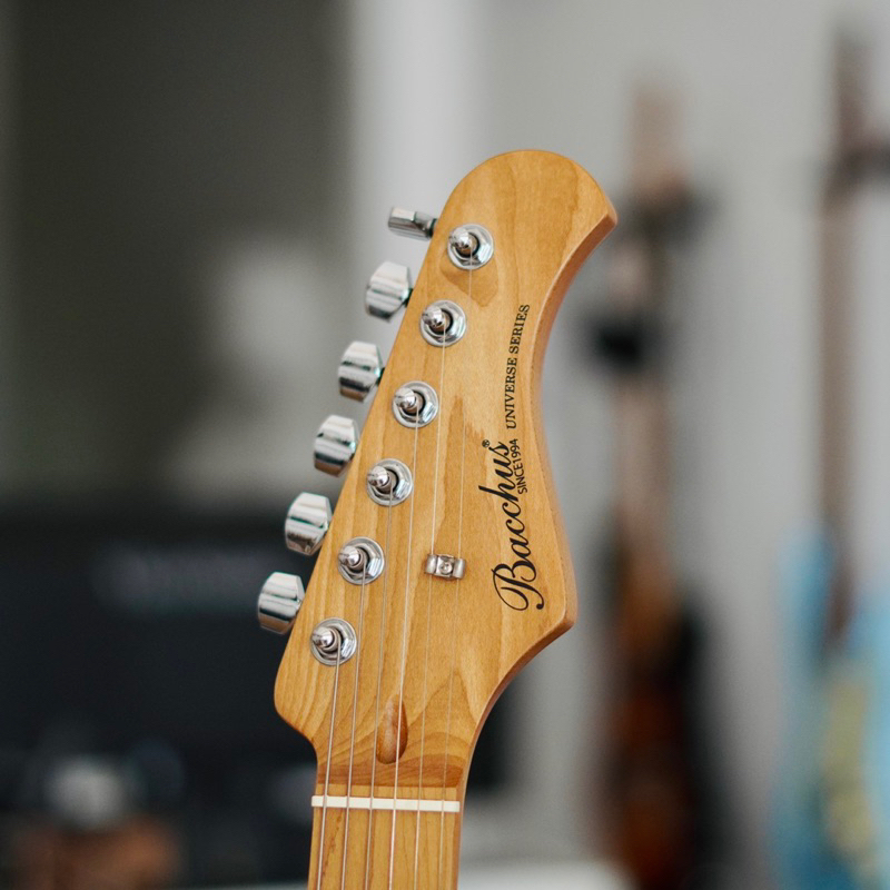 Guitar điện Bacchus Imperial-24