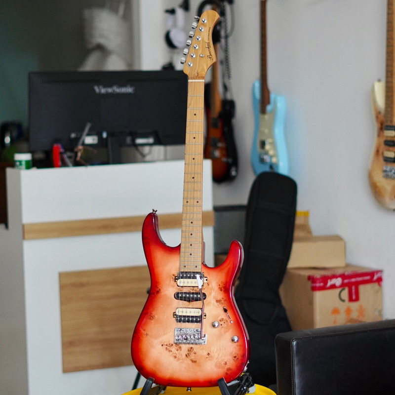 Guitar điện Bacchus Imperial-24