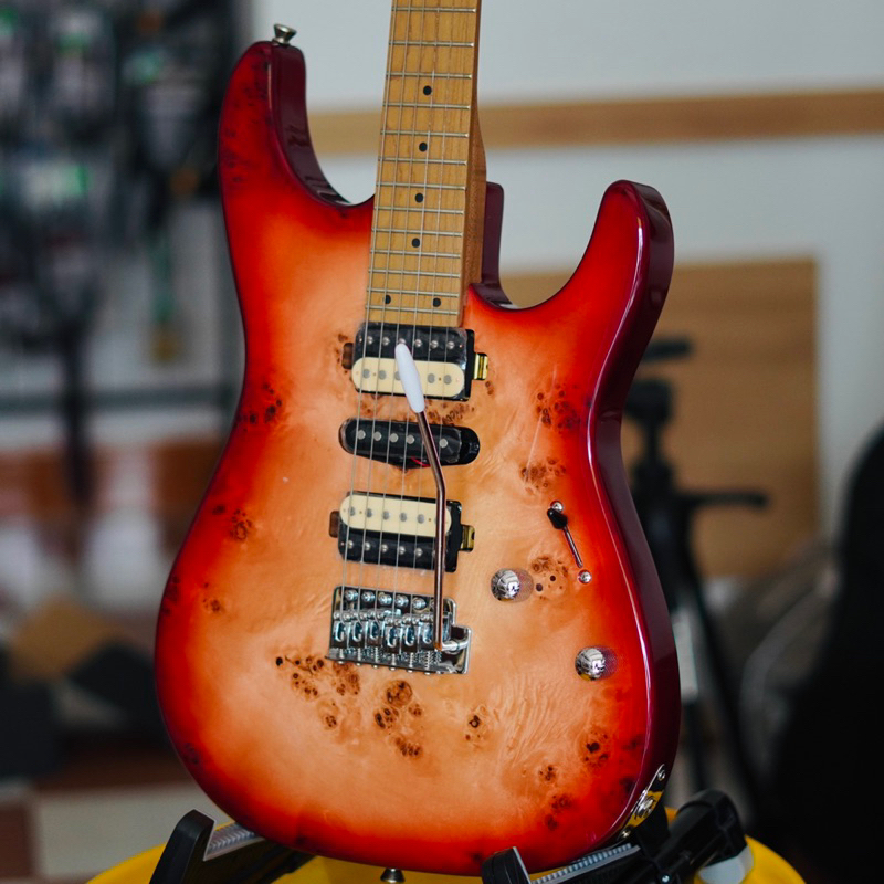 Guitar điện Bacchus Imperial-24