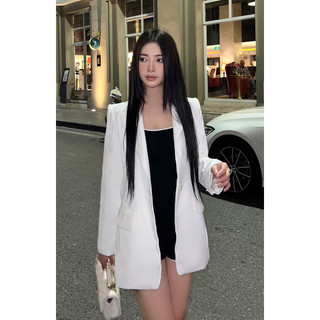 G.U - JUMPSUIT VIỀN TRẮNG KHOE LƯNG