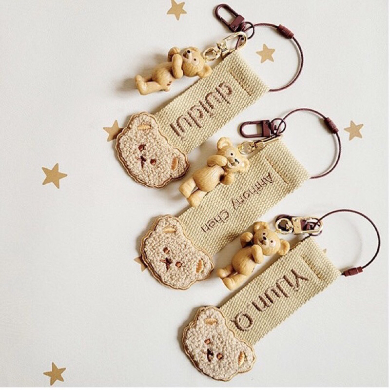 Tag thêu tên chống lạc cho bé