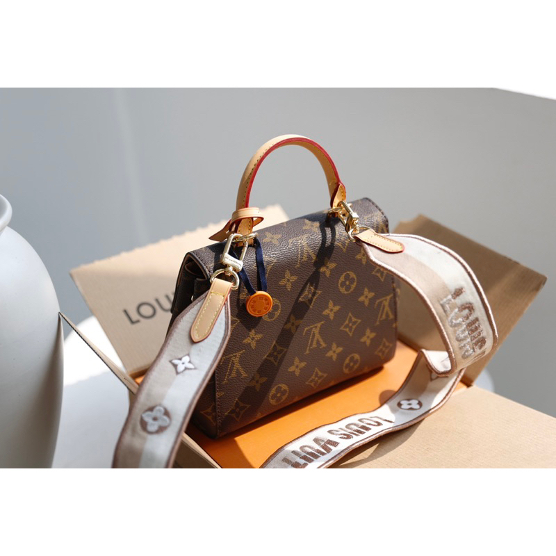 Túi quai xách Lv Cluny full2box đẹp da đẹp quai bản mới tinh nhẹ nhàng cmxinh như mây W266-20