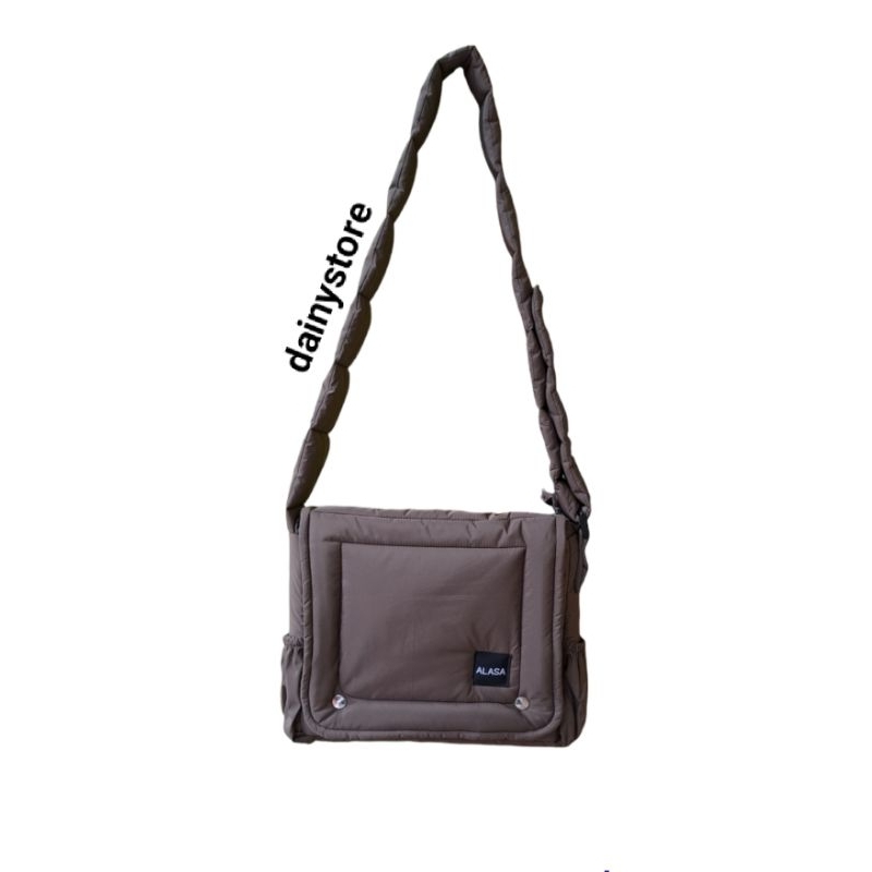 Túi đeo chéo chần bông đi học ,đi chơi, đi làm dainystore NẮP Ô VUÔNG