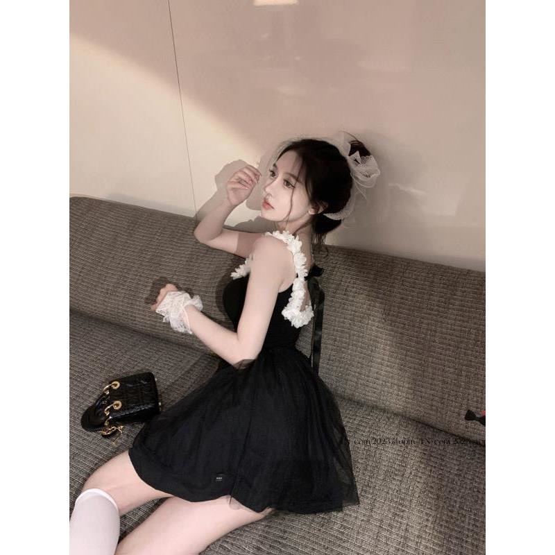 Đầm hai dây bản to hở lưng dáng ngắn phối ren thời trang nữ