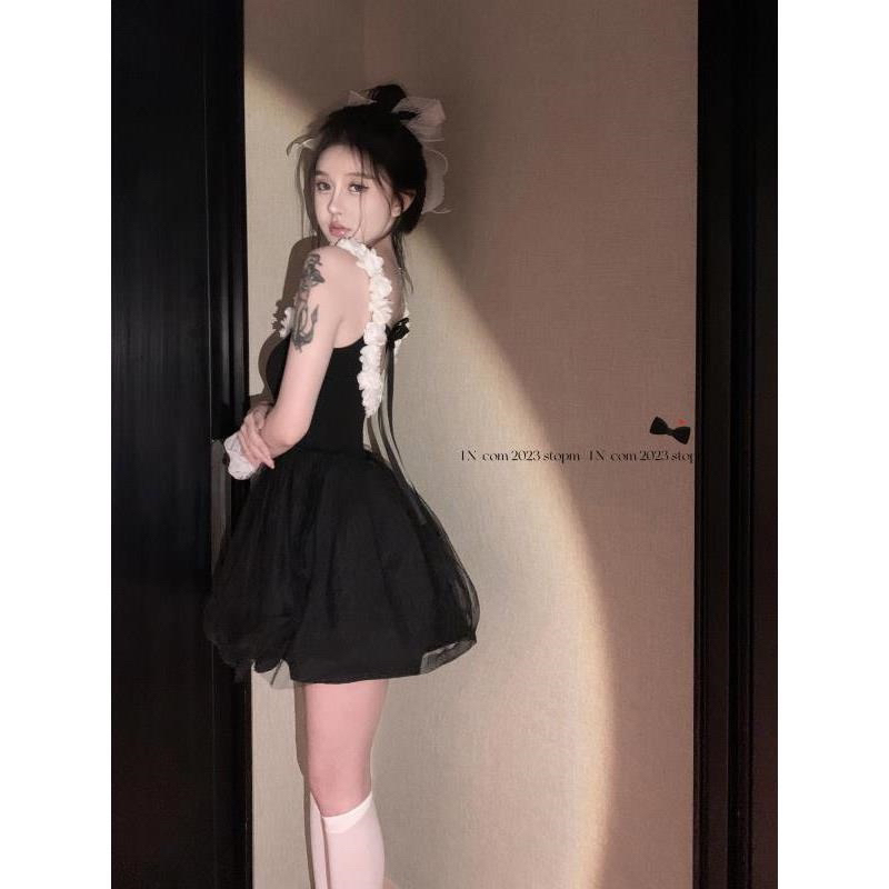 Đầm hai dây bản to hở lưng dáng ngắn phối ren thời trang nữ