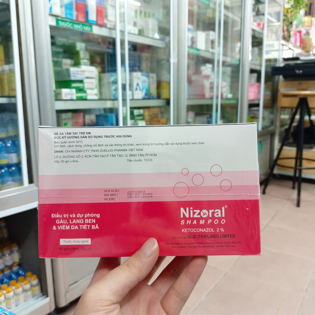 Dầu gội Nizo ral loại bỏ gàu, nấm da đầu, lang ben