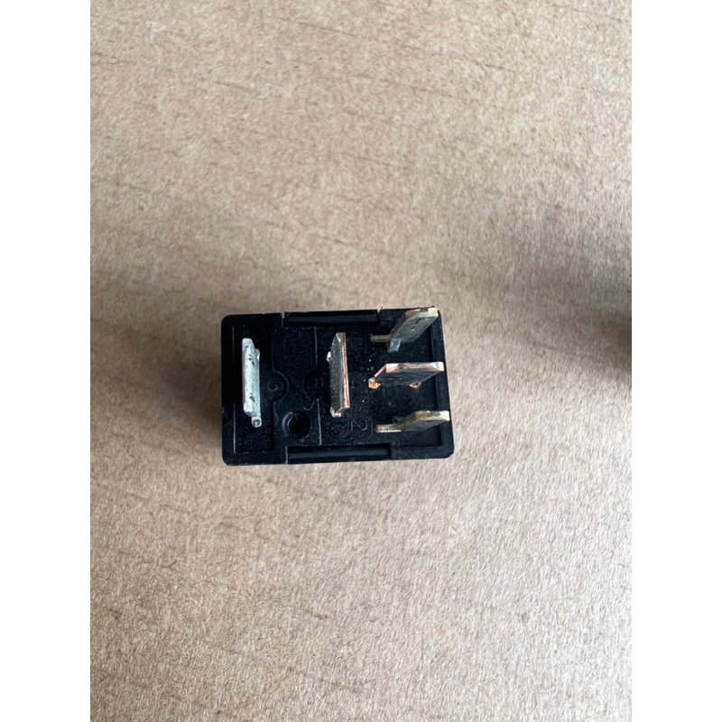 Relay 12v bãi nhật