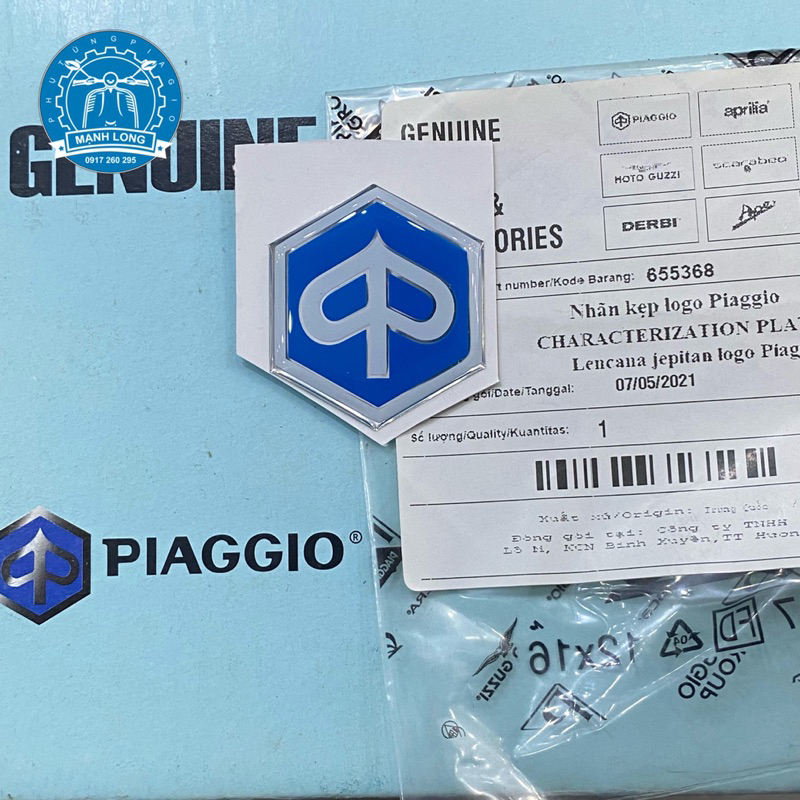 Lô gô Piaggio dán mặt trước xe Zip