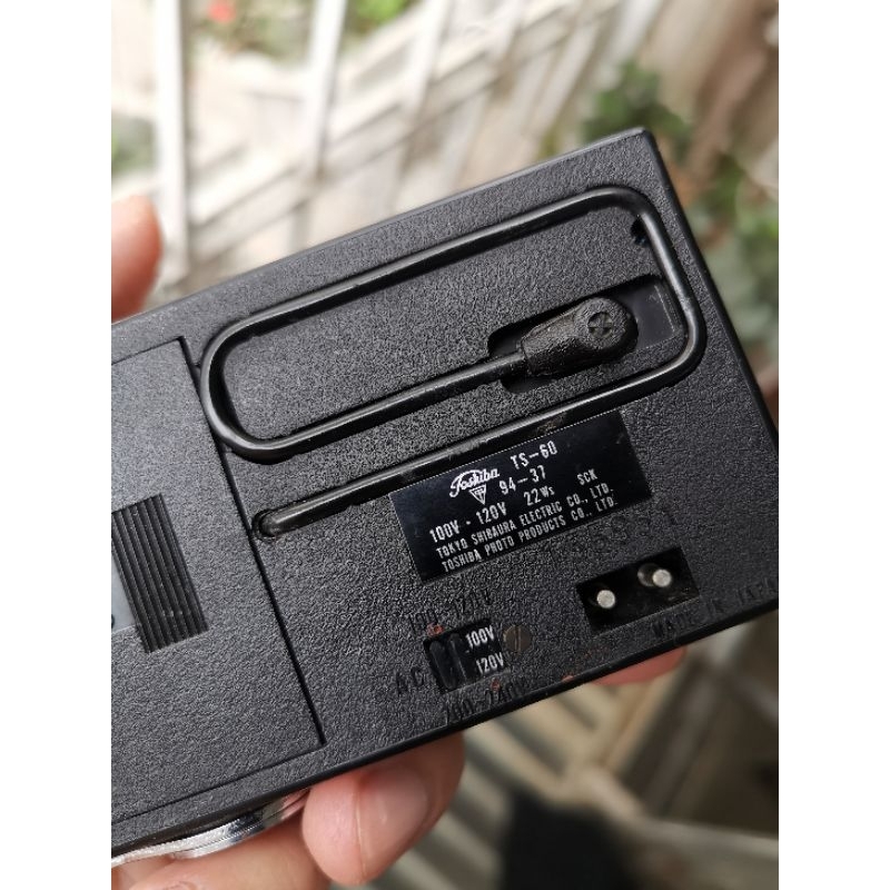 Đèn flash Custom Toshiba loại cắm dây xài tốt