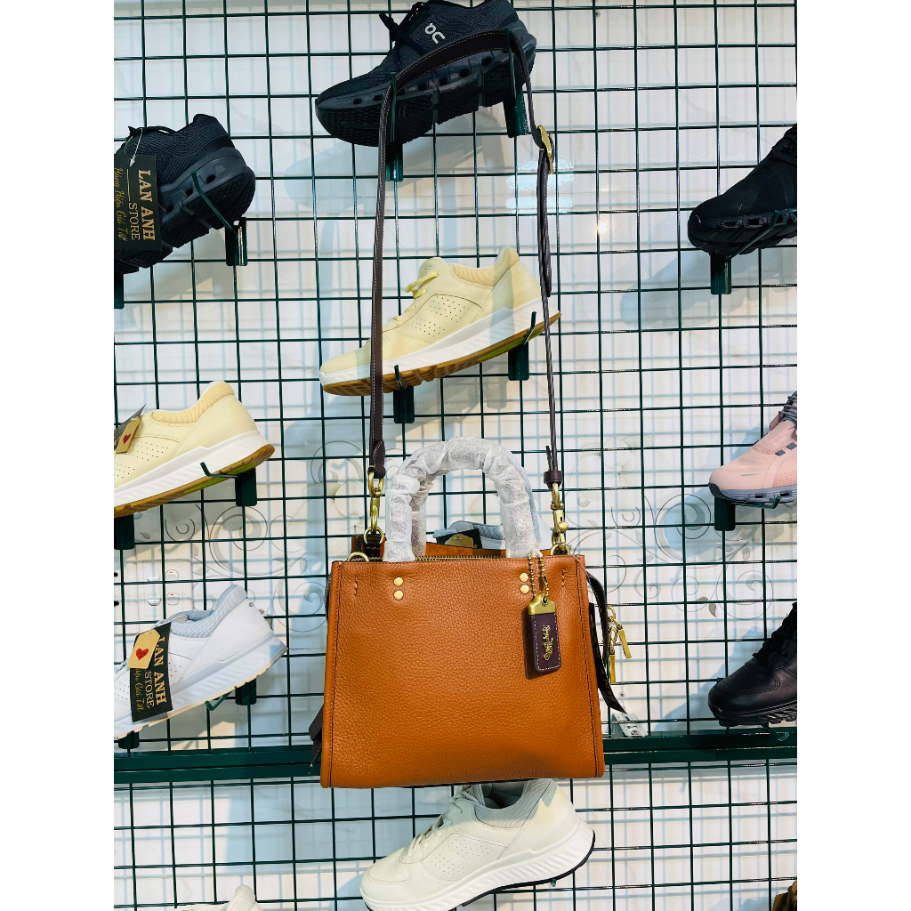 TÚI COACH ROGUE 25, Mẫu retails.