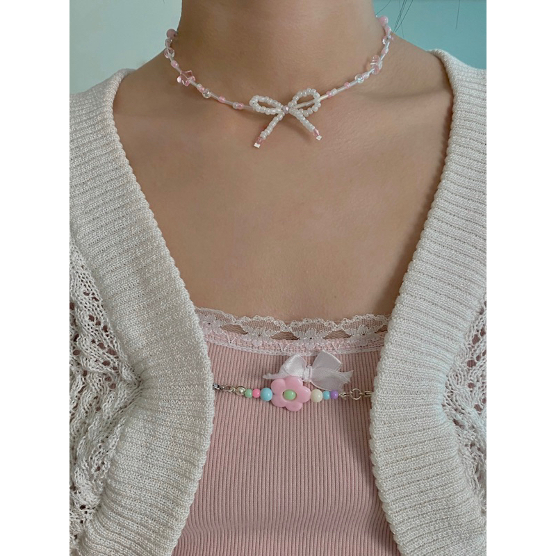 Dây chuyền hạt cườm hoạ tiết nơ phong cách y2k