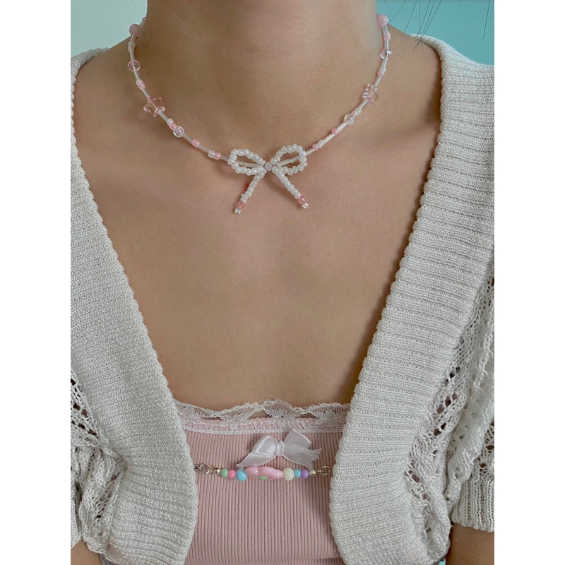 Dây chuyền hạt cườm hoạ tiết nơ phong cách y2k