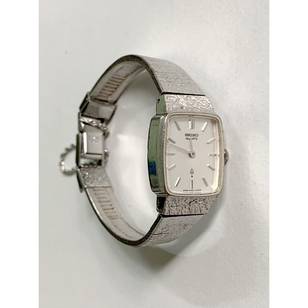 Đồng hồ nữ kiểu lắc tay Seiko 4720-30 chính hãng màu bạc hàng si nguyên bản
