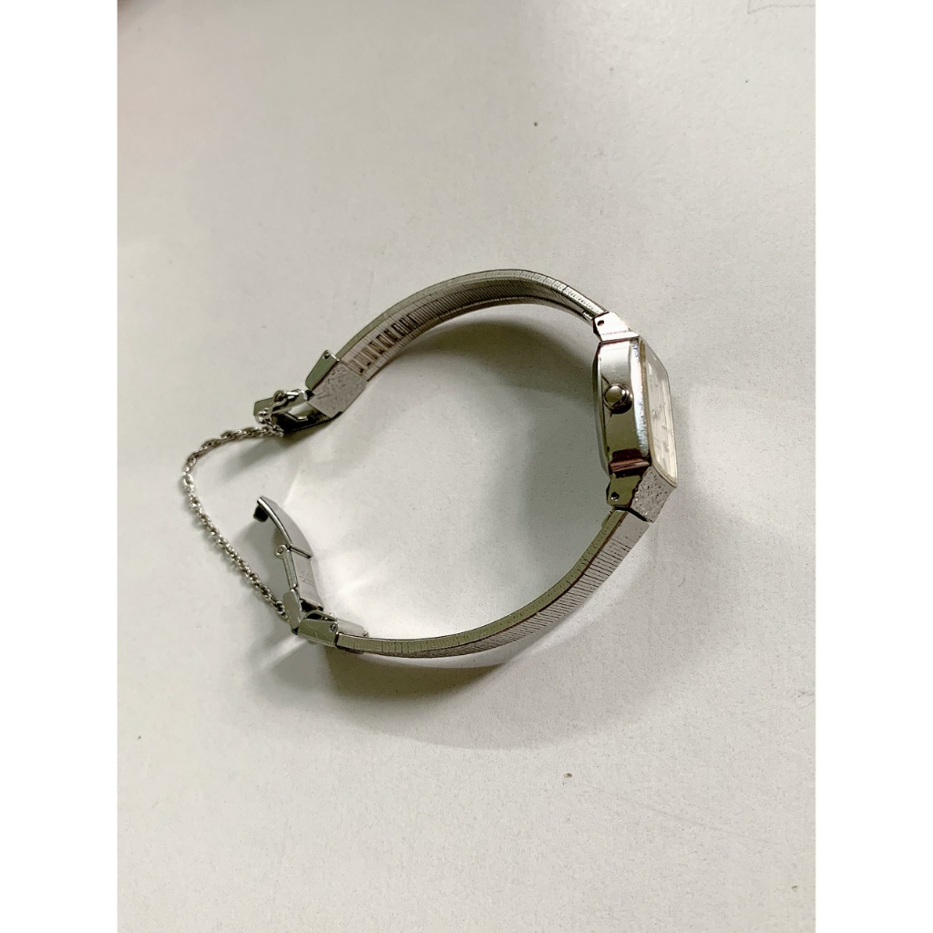 Đồng hồ nữ kiểu lắc tay Seiko 4720-30 chính hãng màu bạc hàng si nguyên bản