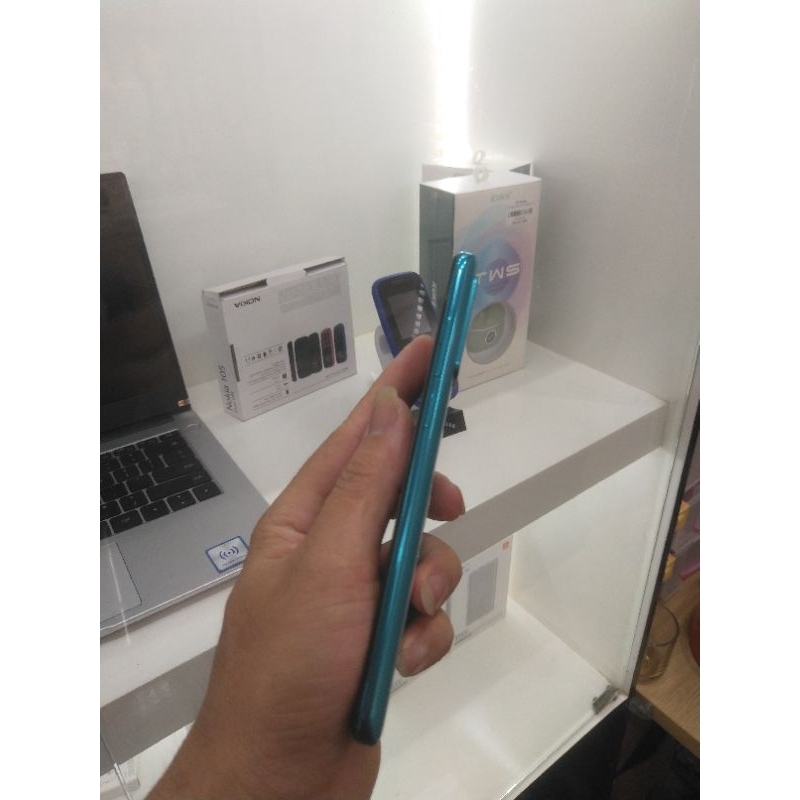 ĐIỆN THOẠI VSMART LIVE4