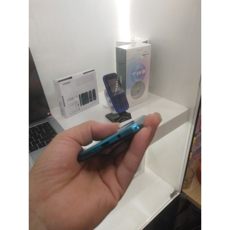 ĐIỆN THOẠI VSMART LIVE4