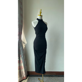M165 - Viola Dress đầm đen khoét lưng