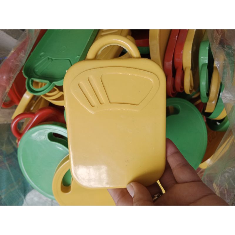 1 cái thớt - Đồ chơi nấu ăn cân kí dành cho bé iu