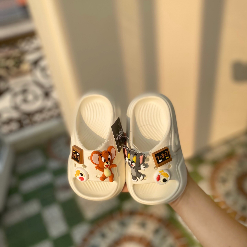 Dép bánh mì cho bé gắn sticker TOMM,Jerry chất liệu nhựa EVA siêu nhẹ cho bé trai bé gái từ 2- 8 tuổi ( B01 )