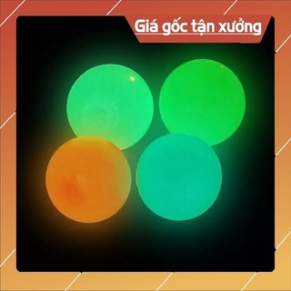 Đồ chơi cho bé: bóng dính tường, dạ quang