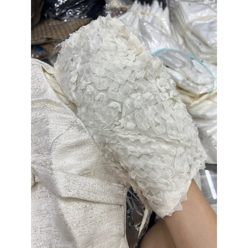 Váy khoét vai tay bồng tiểu thư