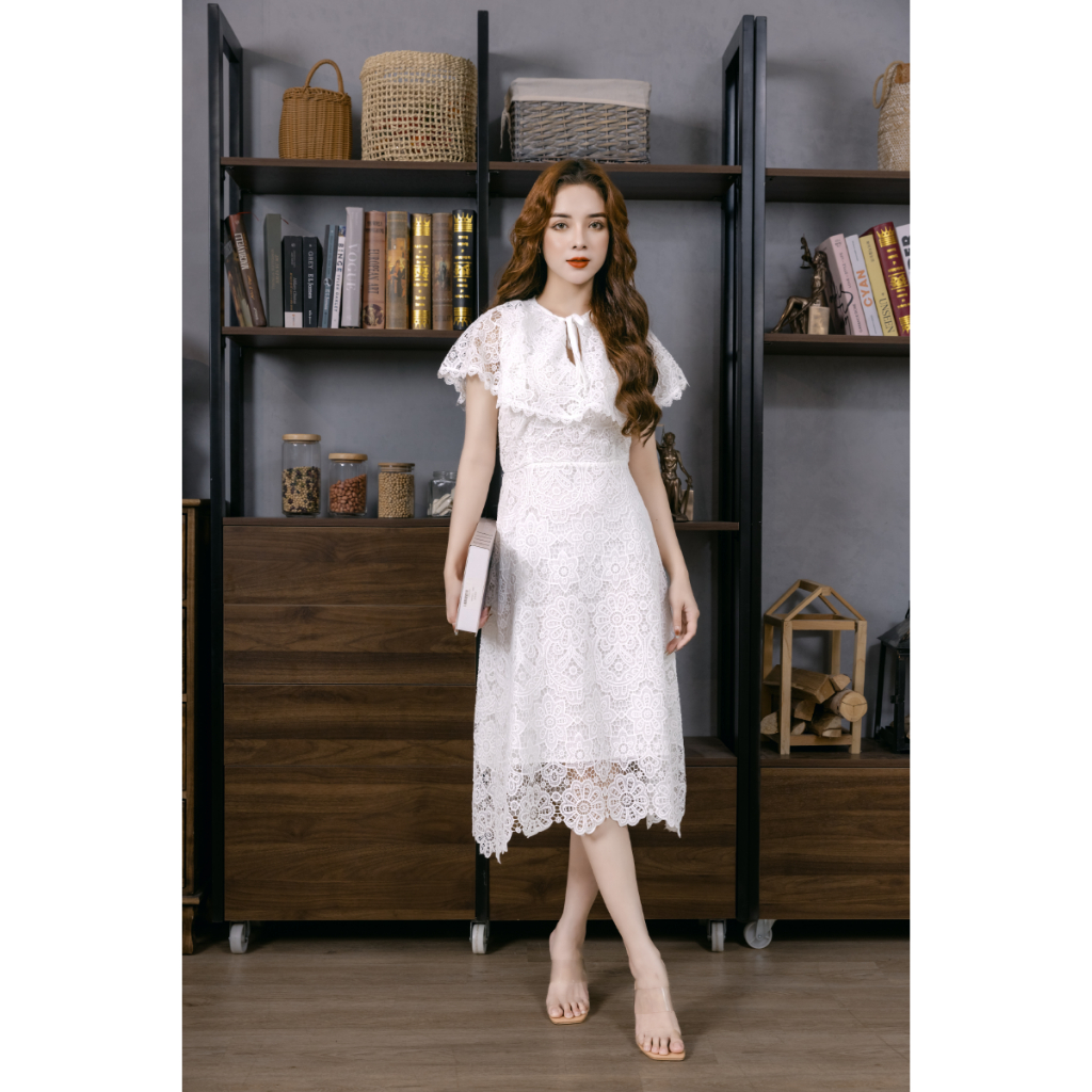 Váy Ren Bèo Cổ Màu Trắng Pi Home Of Beauty Made With Love 23V003 | BigBuy360 - bigbuy360.vn
