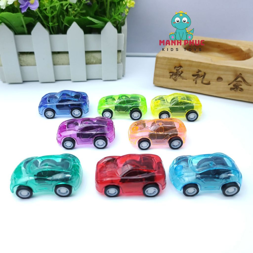 Ô tô đồ chơi, đồ chơi ô tô mini chạy cót, màu sắc mẫu mã đa dạng, giúp bé chơi vui hơn.