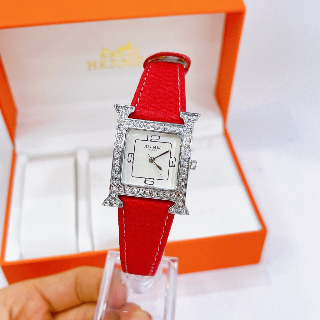 Đồng hồ nữ đính đá Hermes, dây da vâng, size 26mm, máy pin Quartz, chống nước 3atm, sang trọng dành cho nữ