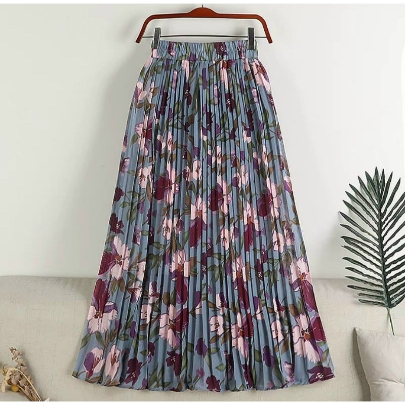 Chân váy hoa , xếp ly , chất voan mềm mại