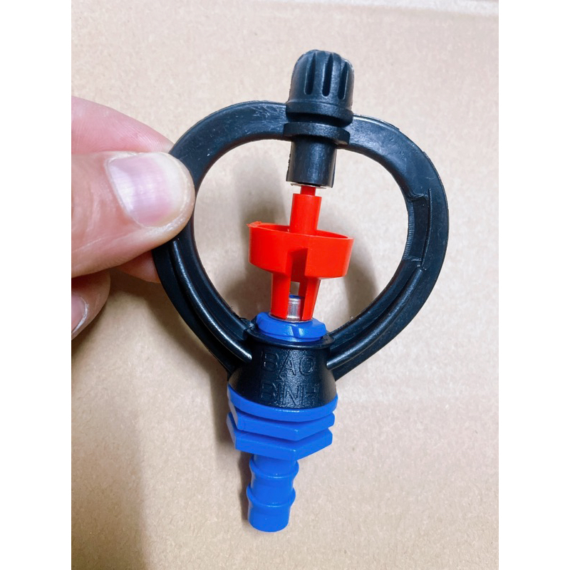 Béc nhỏ tưới cây thân xoay, trục xoay đuôi 10 ly