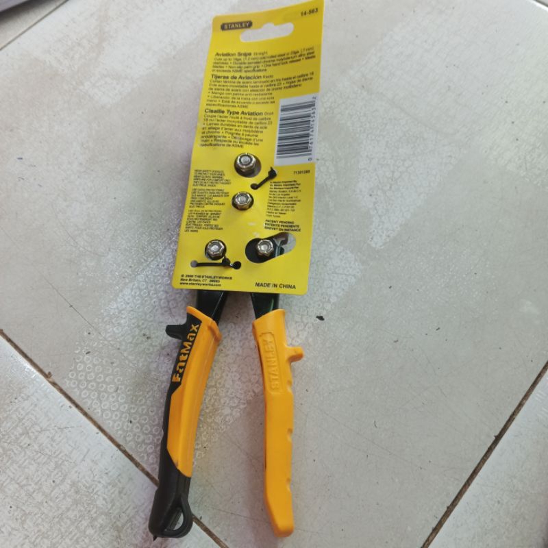 Kéo cắt tôn STANLEY cắt khung xương trần thả, thạch cao