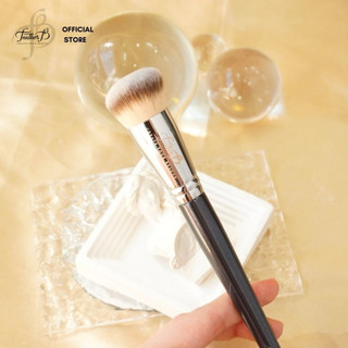 Cọ Nền Feather B 132 Foundation Brush