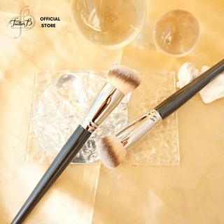 Cọ Nền Feather B 132 Foundation Brush