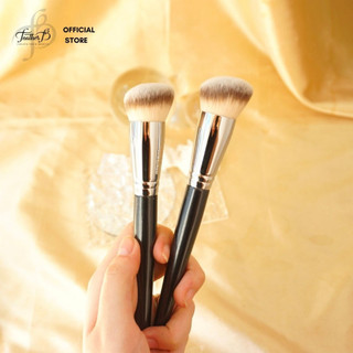 Cọ Nền Feather B 132 Foundation Brush