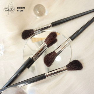 Cọ highlight rũ xéo feather b 93